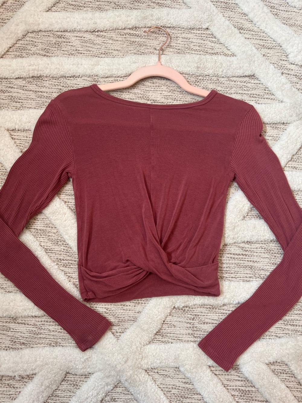 ALO Yoga Twist-Front Long Sleeve Cover Top Rose Mars Clay Small